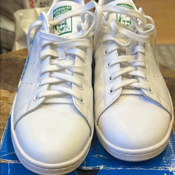 Adidas White and Green Stan Smith Sneakers - Picture 2 of 7